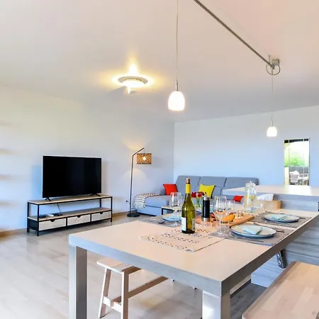 Апартаменты Happyfew Le Flora *